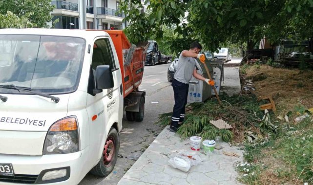 Başiskele'de işlek caddeler su tankerleriyle yıkanıyor