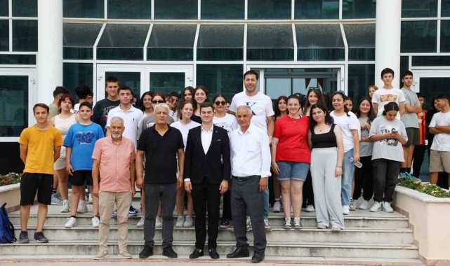 Başkan Mandalinci'den mezun olduğu okula ziyaret