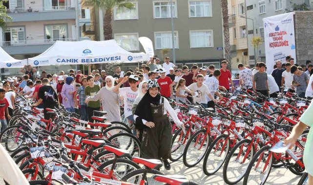 Camiye gelen ödülü kapıyor