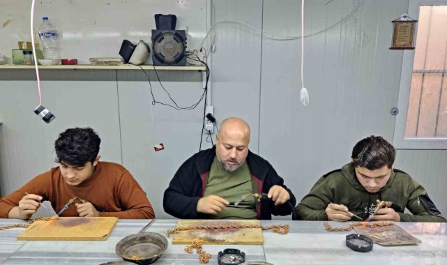 Çok katlı otopark kuyumcu esnafının üretim merkezi oldu
