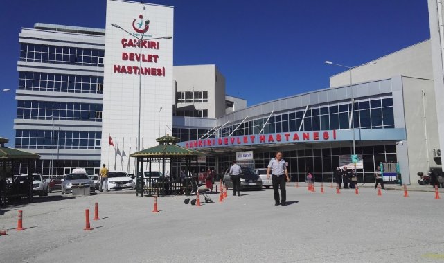 D100'de kontrolden çıkan otomobil takla attı: 1 ölü, 1 yaralı