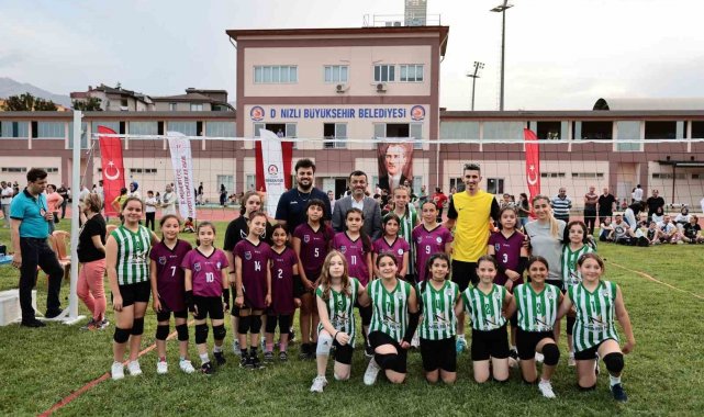 Denizli'de voleybol şenliği