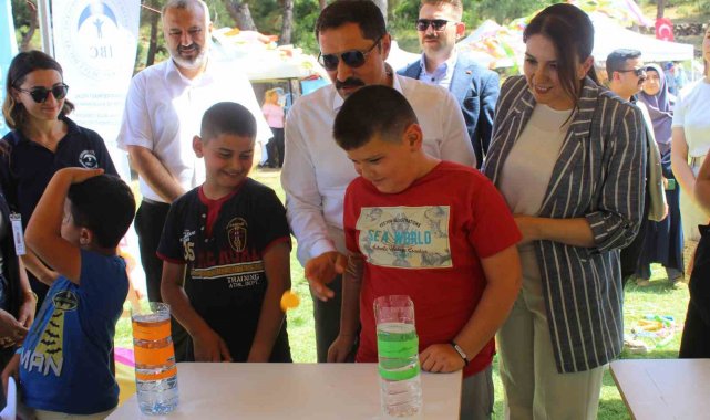 Depremde öksüz ve yetim kalan afetzede çocuklar doyasıya eğlendi
