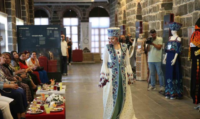 Diyarbakır Olgunlaşma Enstitüsü'nden tarihi müzede defile