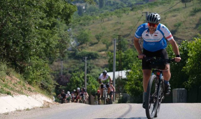 Dünya Bisiklet Günü'nde Mysia Yolları'nda pedal çevirdiler