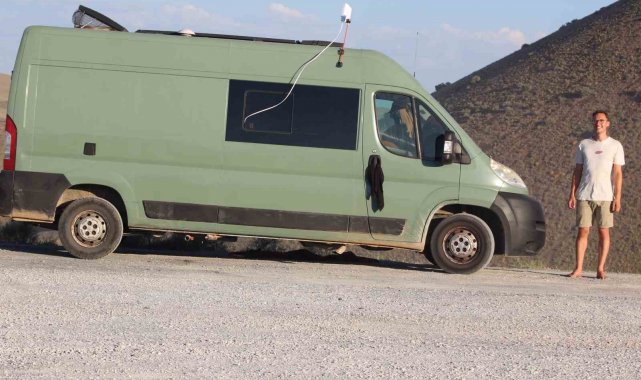 Dünya turuna çıkan İngiliz çift Karapınar'da kamp yaptı