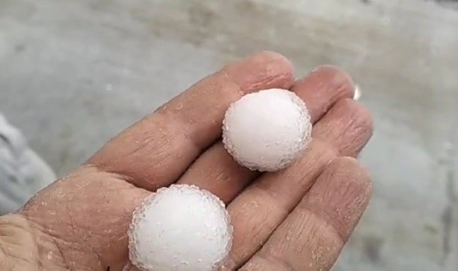 Edirne'de ceviz büyüklüğünde dolu yağdı