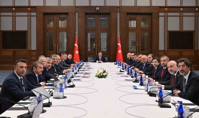 EKK: "Uygulamaya aldığımız kamuda tasarruf ve verimlilik paketiyle daha da güçlendireceğimiz mali disiplin, dezenflasyon sürecine destek olmaya devam edecektir"