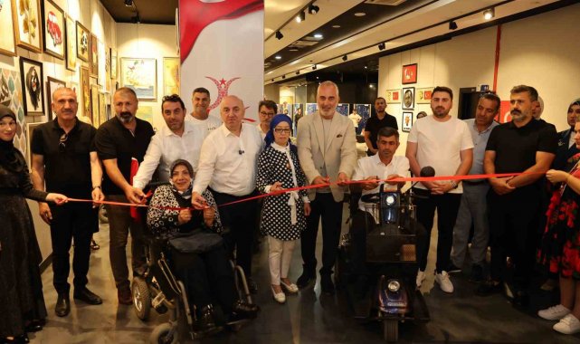 Engelsiz İzler sergisi ile eserlerini görücüye çıkardılar
