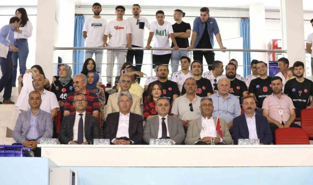 ERÜ 21. Geleneksel Spor Şenliği'nin ödül töreni düzenlendi