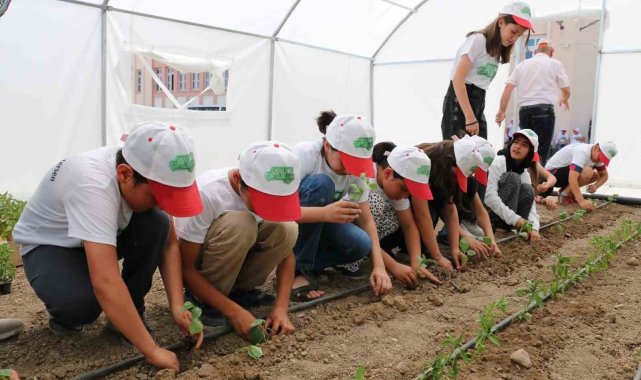 Erzincan'da "Okuldaki Çiftlik" projesi başlatıldı