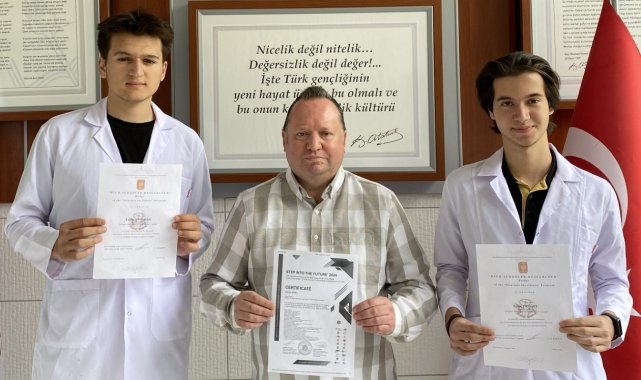 Eskişehir Fatih Fen Lisesi 'Mühendislik Projeleri Yarışması'nda dünya birincilik diplomalarını aldılar