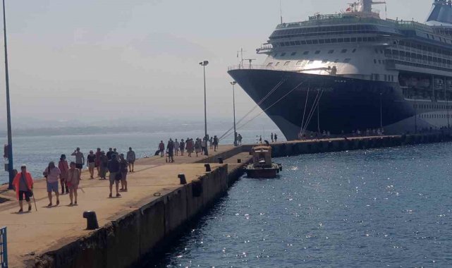 İngilizler 'Marella Discovery' ile Alanya Limanı'na demirledi