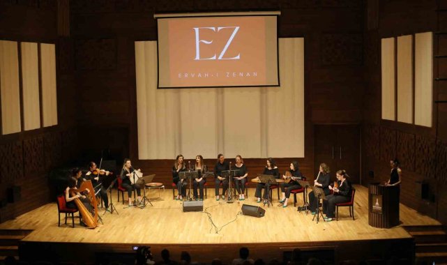İzmir'de tamamı kadın sanatçılardan oluşan gruptan unutulmaz konser