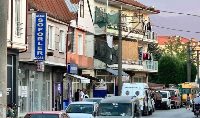 Kahvehanede küfür kavgasında kan aktı: 1'i ağır 2 yaralı