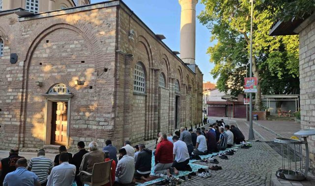 Kariye Camii'nde 79 yıl aradan sonra ilk bayram namazı kılındı