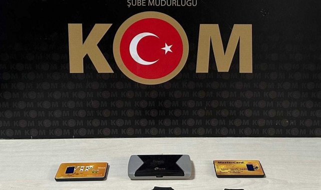 Kars'ta ehliyet sınavı için kopya düzeneği kuran 3 şahıs suçüstü yakalandı