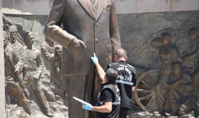 Kayseri'de Atatürk heykeline saldıran 2 kişi tutuklandı