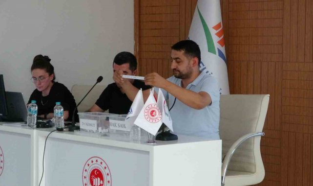 Kentsel dönüşümle yeni evlerine kavuştular