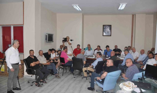 Keşan'da yılın ilk arpa ve buğday ürünlerinin salon satışı yapıldı