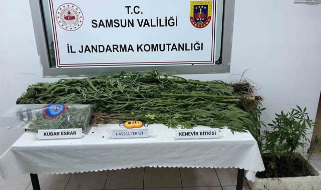 Kıyafetleri ele verdi
