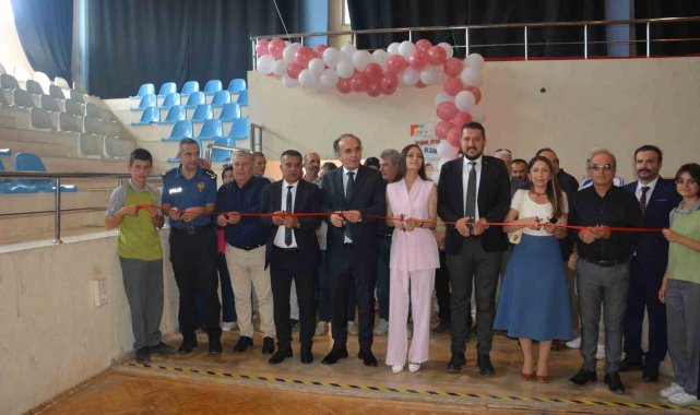 Korkuteli 3. Eğitim Şenliği Kitap Fuarı yoğun ilgi gördü