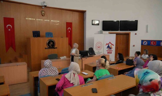 Koruyucu aile hizmet modeli tanıtıldı