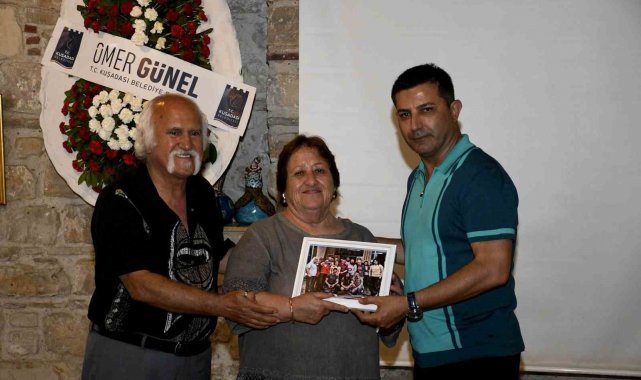 Kuşadası'nda 'Mavi İnsan' lakaplı şair anıldı