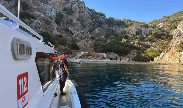 Marmaris Taşlıca'da göçmen kaçakçılığı şüphelisi ve 18 düzensiz göçmen yakalandı