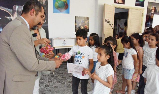 Matematik kurslarında eğitim alan çocuklara sertifikaları verildi