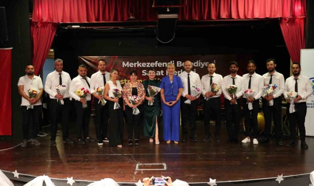 Merkezefendi Sanat Merkezi öğrencilerini muhteşem gösteriyle uğurladı