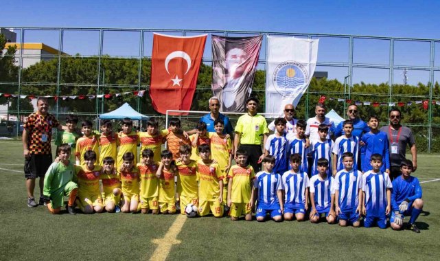 Mersin'de 'Çocuk Futbol Şenliği' başladı