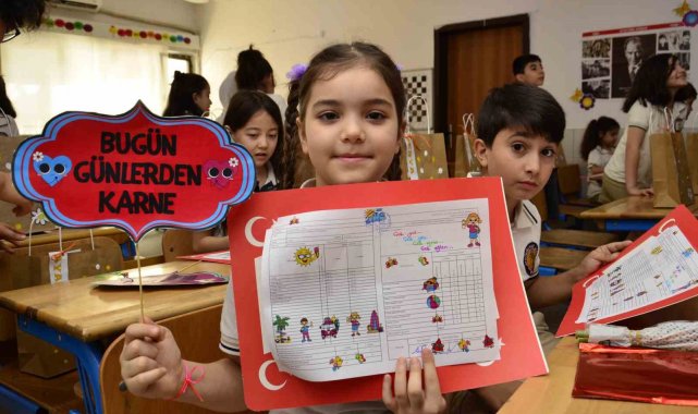 Mersin'de öğrenciler karne heyecanı yaşadı