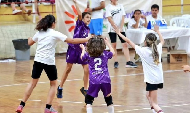 Minik Eller Hentbol Şenliği 9. kez yapılacak