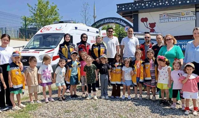 Minik öğrencilere diş sağlığı taraması