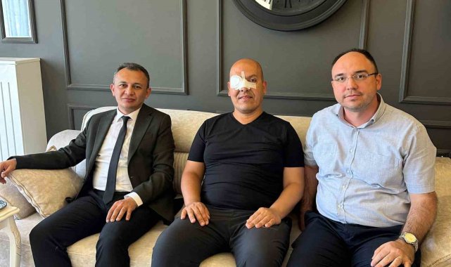 Müdür Uras'tan, saldırıya uğraya doktora 'geçmiş olsun' ziyareti
