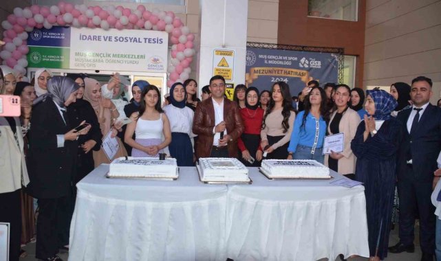 Muş'ta yurtta kalan öğrenciler için mezuniyet gecesi düzenlendi