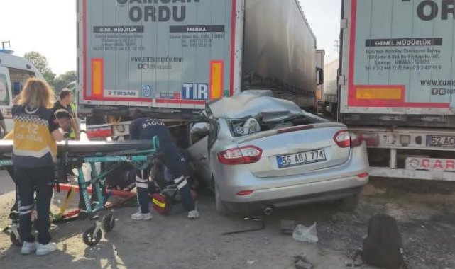 Otomobil tırın dorsesine çarptı: Polis memuru hayatını kaybetti, eşi ve çocuğu yaralandı