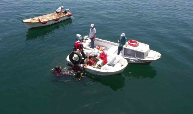 Pendik'te denizin dibinden çıkarılan atıklar şoke etti