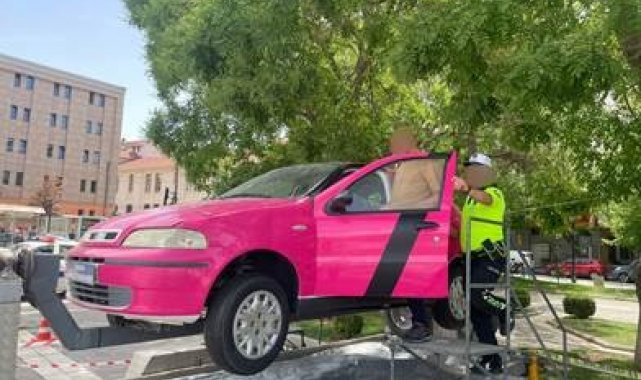 Polis ekipleri emniyet kemerinin önemi ve alkollü araç kullanmanın risklerini anlattı