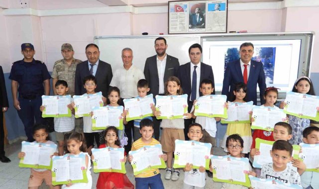 Samandağ'da öğrencilerin karne heyecanı