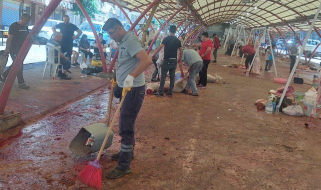 Şehzadeler'de kurban kesim yerlerine anında temizlik