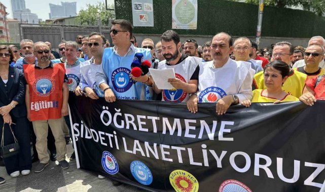 Sendikalar Ümraniye'deki öğretmene saldırıyı protesto etti