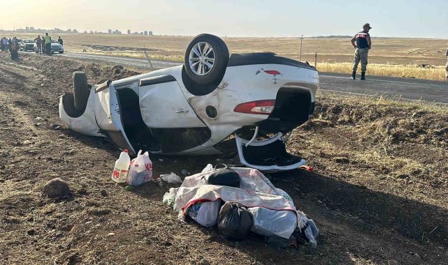 Siverek'te otomobil şarampole devrildi: 6 kişi yaralandı
