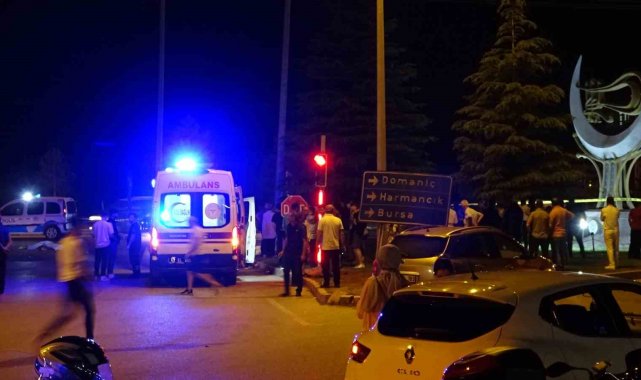 Tavşanlı'da otomobilin motosiklete çaptığı feci kaza kamerada: 2 ölü