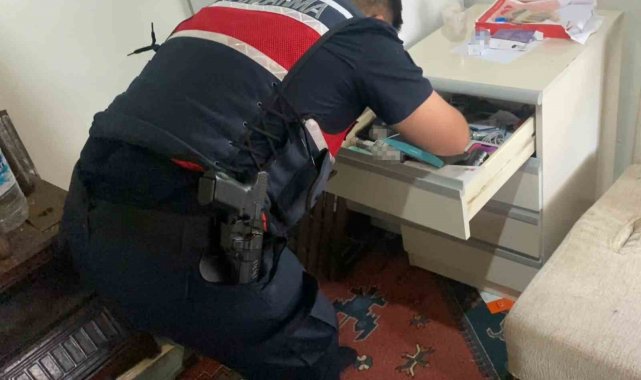 Uyuşturucu taciri jandarmanın operasyonuyla yakalandı