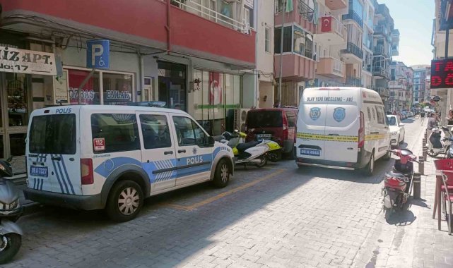Yaşlı kadın evinde ölü olarak bulundu