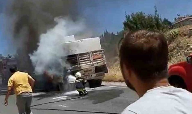 Yatağan'da mermer yüklü TIR yangını korkuttu