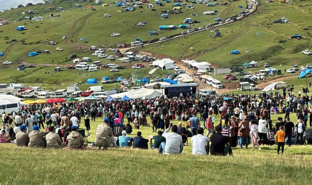 203. Sis Dağı Şenliği için binlerce kişi bir araya geldi