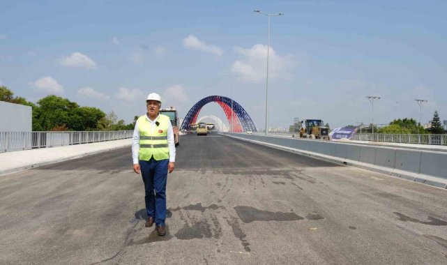 Adana'da 2 ilçe ve 4 mahalleyi birbirine bağlayacak köprü inşaatında sona gelindi